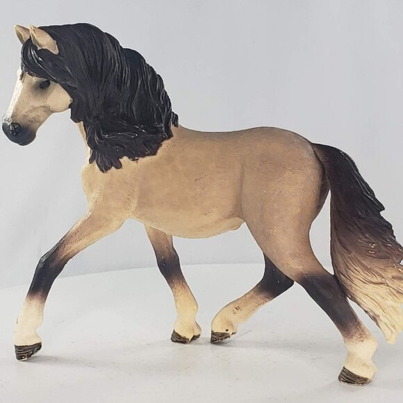 Schleich Andalusian Mare Horse Club #13793 - Picture 2 of 6